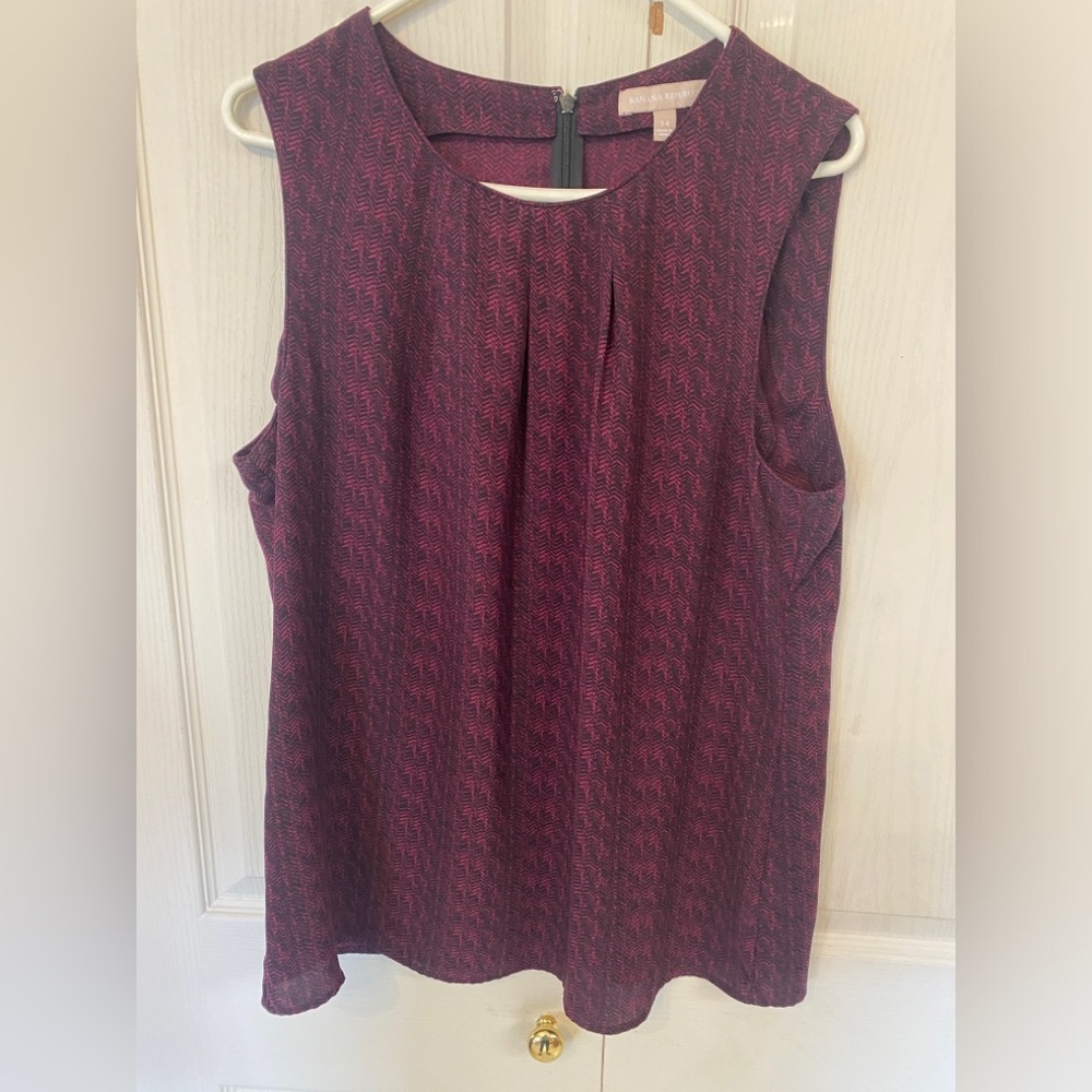 Banana Republic Elegant Sleeveless Top in Burgundy